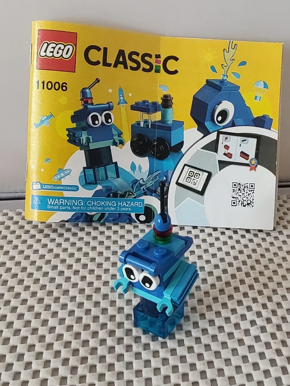 Lego Classic 11006 Creative Blue Bricks Robot Train Whale